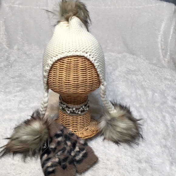 David & Young Accessories - White Hat faux fur NEW